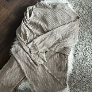 Alo Ribbed Sweatsuit